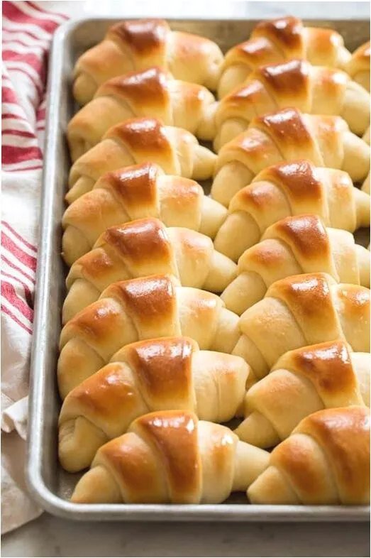 Croissant 433469397_393157950328712_5199966383057679111_n