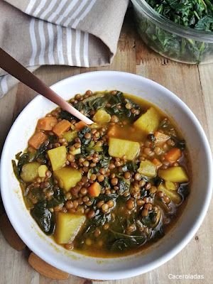 Lentejas-estofadas-con-espinacas-y-verduras